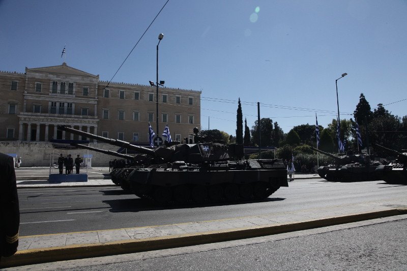 H στρατιωτική παρέλαση στην Αθήνα -Εντυπωσιακές εικόνες | iefimerida.gr 9