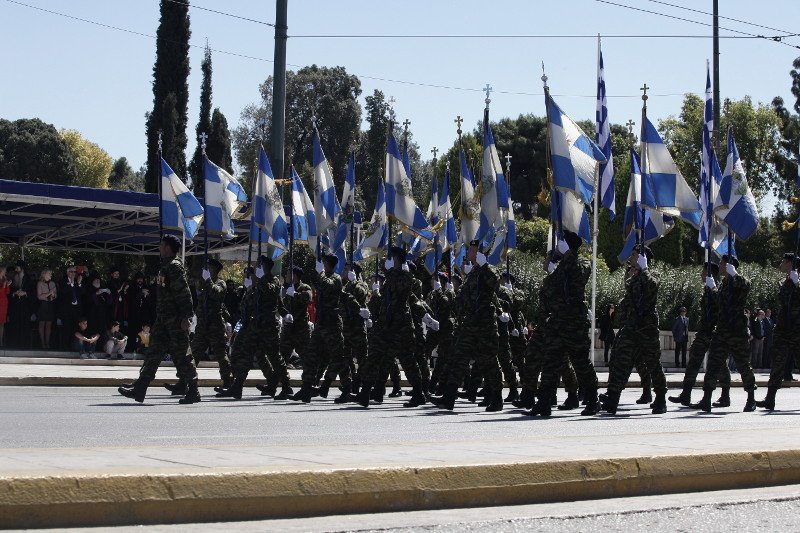 H στρατιωτική παρέλαση στην Αθήνα -Εντυπωσιακές εικόνες | iefimerida.gr 4