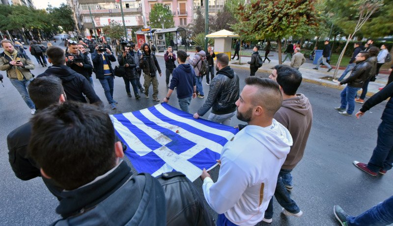 Χάος: Κουκουλοφόροι τα έσπασαν σε Αθήνα, Θεσσαλονίκη, Πάτρα, Βόλο | iefimerida.gr 32