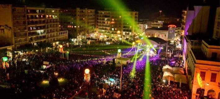 30.000 καρναβαλιστές στην Πάτρα- Κορυφώθηκε το φαντασμαγορικό θέαμα | iefimerida.gr 3