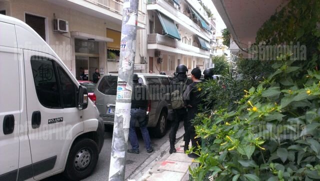 Συνελήφθη ο Αλβανός πιστολέρο με το καλάσνικοφ | iefimerida.gr 0