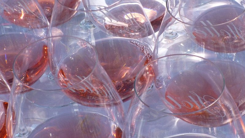 Drink Pink: Τα ροζέ κρασιά είναι μόδα και απόλαυση | iefimerida.gr 0