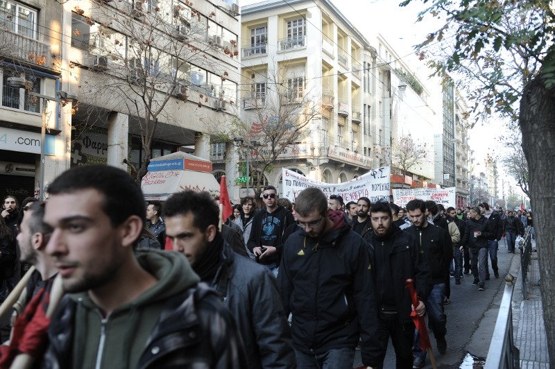 Μολότοφ & οδοφράγματα στη Στουρνάρη -Ολοκληρώθηκε ειρηνικά η πορεία | iefimerida.gr 32