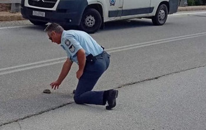 Μία πρωτότυπη, καλή πράξη έκανε ένας αστυνομικός στην Κοζάνη, ο οποίος....
