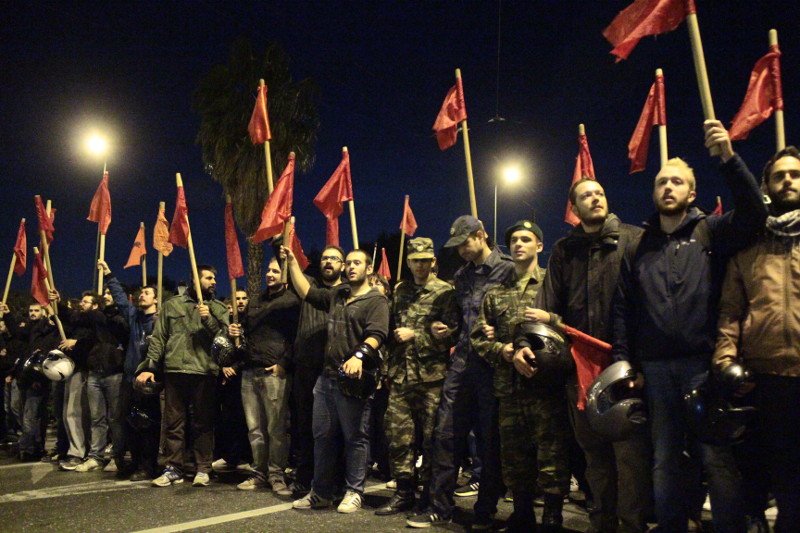 Μολότοφ & οδοφράγματα στη Στουρνάρη -Ολοκληρώθηκε ειρηνικά η πορεία | iefimerida.gr 19