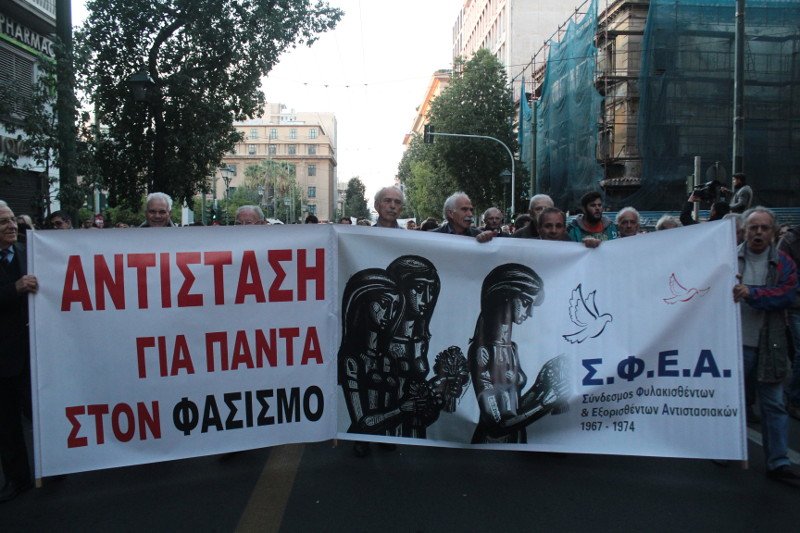 Χάος: Κουκουλοφόροι τα έσπασαν σε Αθήνα, Θεσσαλονίκη, Πάτρα, Βόλο | iefimerida.gr 27