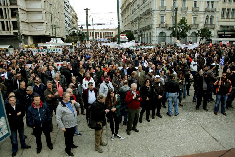 Κατέβασε ρολά η Ελλάδα την Πέμπτη -Μεγαλειώδεις πορείες κατά του Ασφαλιστικού | iefimerida.gr 6