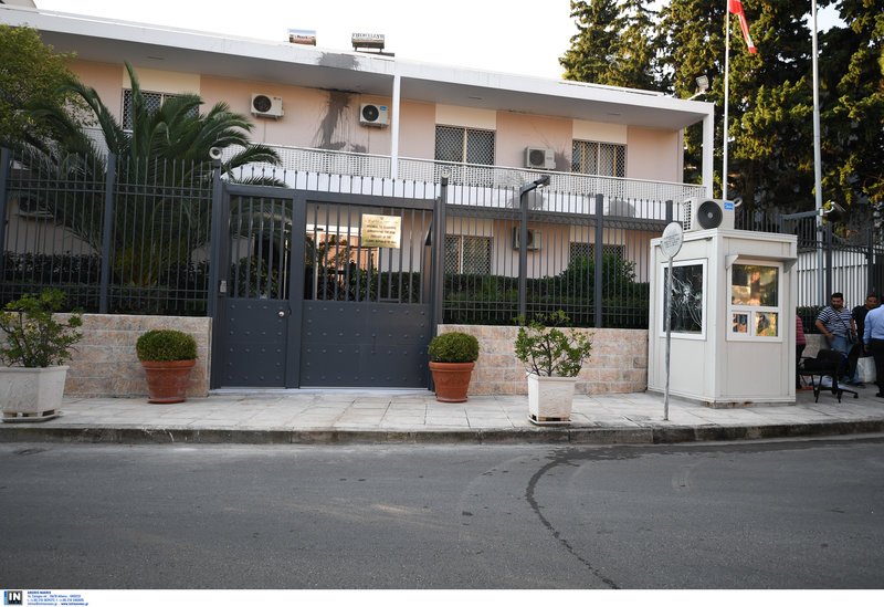 Καταδρομική επίθεση του Ρουβίκωνα στην πρεσβεία του Ιράν | iefimerida.gr 6