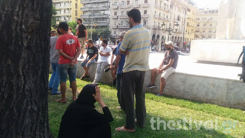 Πρόσφυγες στη Θεσσαλονίκη: Ανοίξτε τα σύνορα -Δεν είμαστε χαρούμενοι εδώ | iefimerida.gr 1