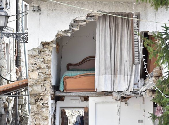 Σεισμός 6,2 Ρίχτερ στην Ιταλία -124 νεκροί, 150 αγνοούμενοι | iefimerida.gr 3