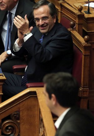 Τσίπρας: Κοιτάξτε με κύριε Σαμαρά δεν είναι κακό - Πρωθυπουργός: Κοιτάω αλλού για να μην γελάω | iefimerida.gr 0