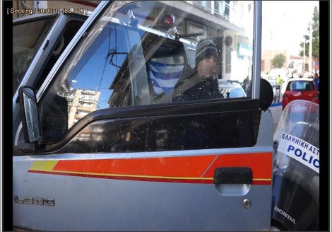 Το βίντεο που κατά την ΕΛ.ΑΣ. αποδεικνύει ότι οι τρεις ληστές τραυματίστηκαν στη σύλληψη | iefimerida.gr 16