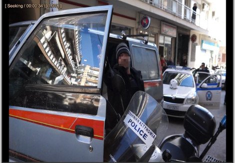 Το βίντεο που κατά την ΕΛ.ΑΣ. αποδεικνύει ότι οι τρεις ληστές τραυματίστηκαν στη σύλληψη | iefimerida.gr 18