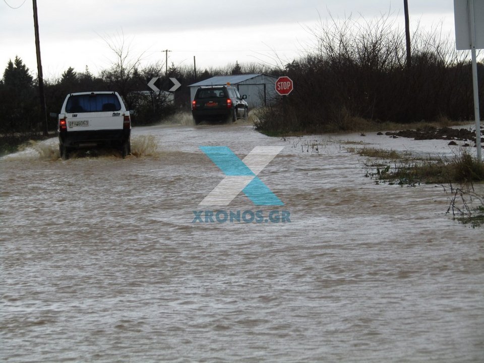 Δύσκολη νύχτα στη Ροδόπη -Πλημμυρισμένα σπίτια, κινδύνεψαν ζωές | iefimerida.gr 2