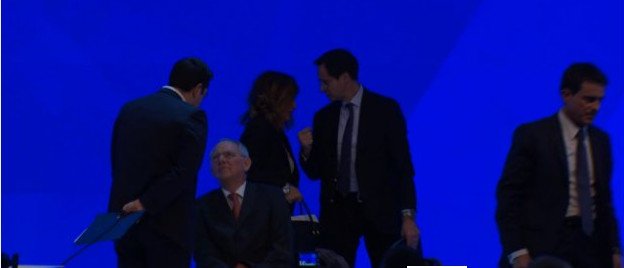 Σφάχτηκαν με υπονοούμενα Σόιμπλε-Τσίπρας -«Είναι η εφαρμογή ανόητε...» | iefimerida.gr 3