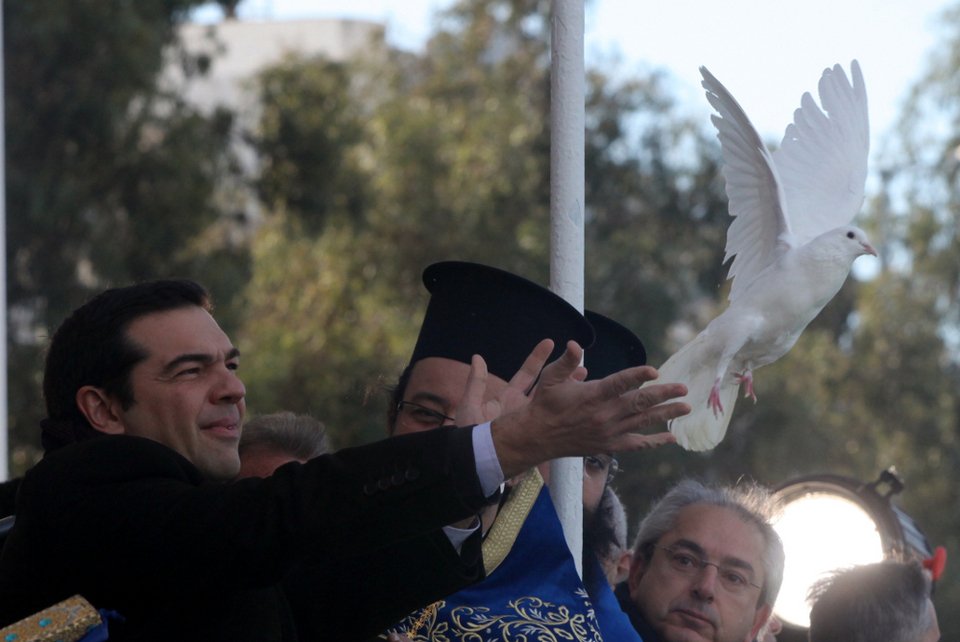 Εορτασμός Θεοφανείων: Στην Καβάλα ο Σαμαράς, στον Πειραιά ο Τσίπρας | iefimerida.gr 1