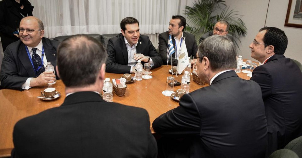 Θρίλερ στις Βρυξέλλες για τα κλειστά σύνορα -Διαφωνούν Μέρκελ και Ολάντ | iefimerida.gr 11