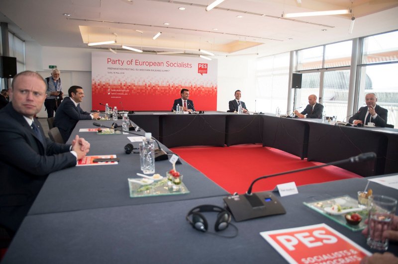 Πιέζει η Ευρώπη για είσοδο των Σκοπίων στην ΕΕ -Ολες οι εξελίξεις | iefimerida.gr 0