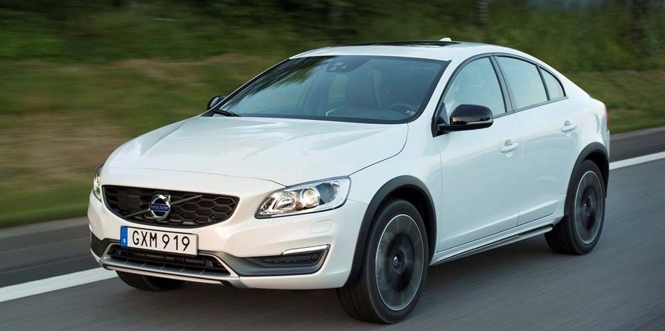Το πρώτο 4θυρο crossover, το Volvo S60 Cross Country, ξεκινά από τις 35.900 ευρώ | iefimerida.gr 1