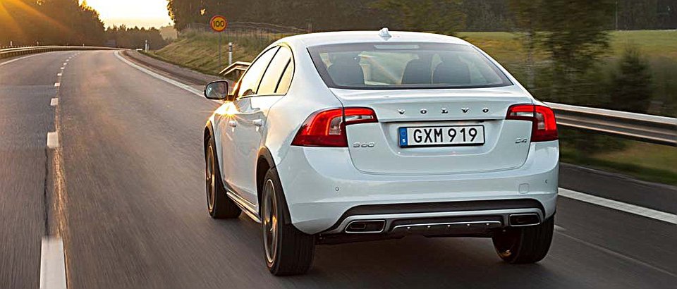 Το πρώτο 4θυρο crossover, το Volvo S60 Cross Country, ξεκινά από τις 35.900 ευρώ | iefimerida.gr 0