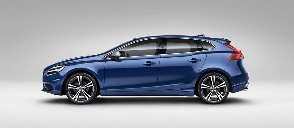 H Volvo ανανέωσε τα V40 και V40 Cross Country, που ξεκινούν από 22.500 ευρώ | iefimerida.gr 1