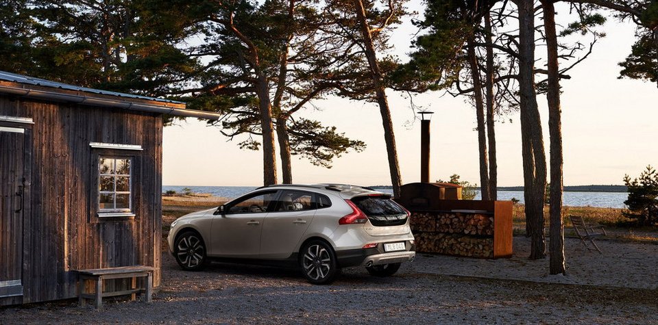 H Volvo ανανέωσε τα V40 και V40 Cross Country, που ξεκινούν από 22.500 ευρώ | iefimerida.gr 0