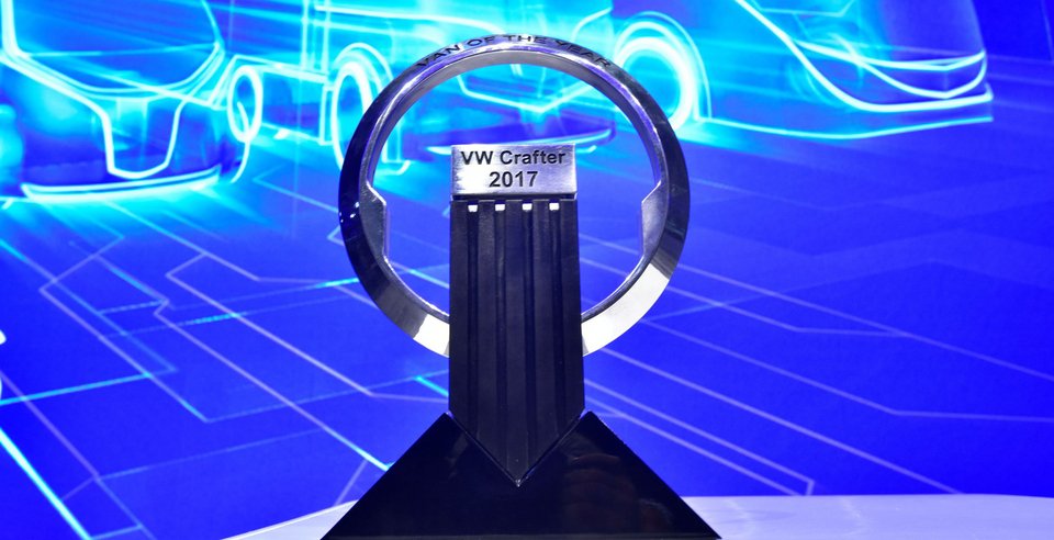VW Crafter: International Van of the Year 2017 | iefimerida.gr 0