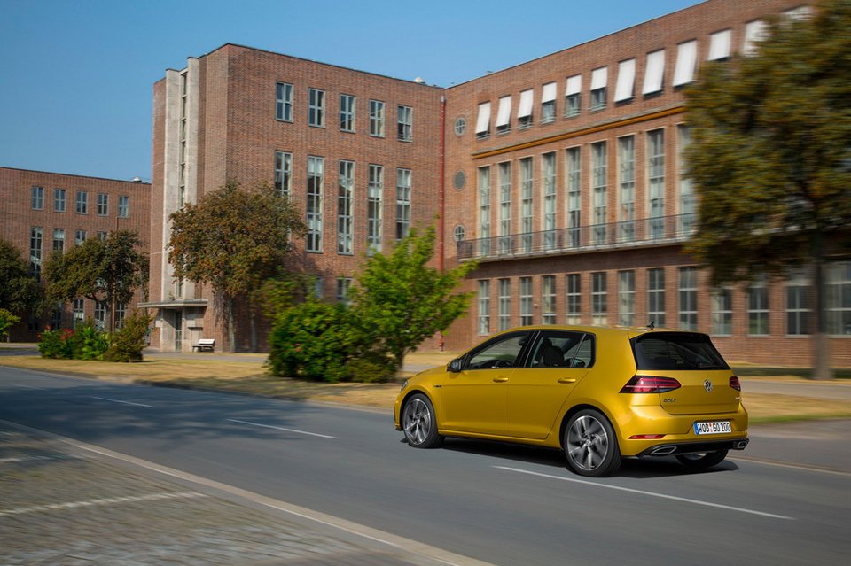 To VW Golf ανανεώθηκε και απέκτησε και νέο κινητήρα | iefimerida.gr 0
