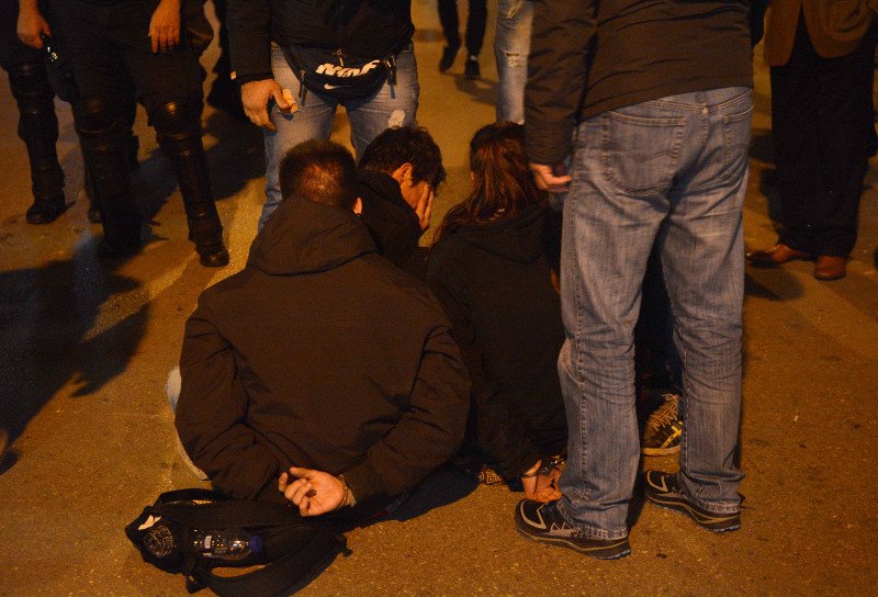 Χάος: Κουκουλοφόροι τα έσπασαν σε Αθήνα, Θεσσαλονίκη, Πάτρα, Βόλο | iefimerida.gr 20