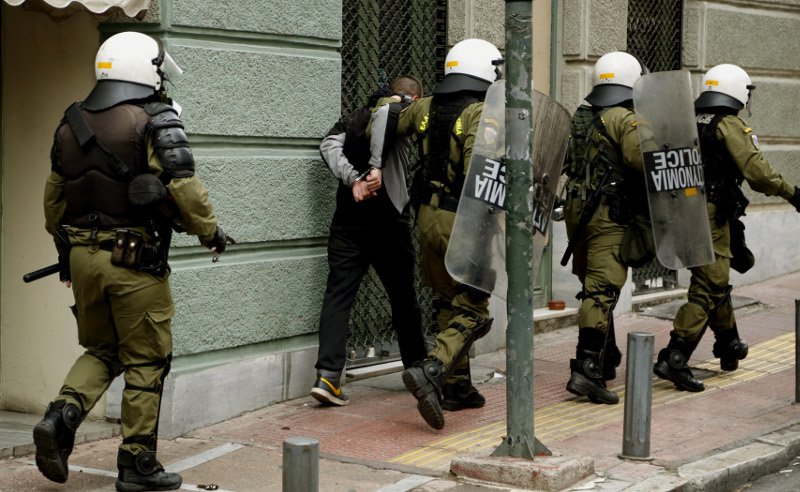 Κατέβασε ρολά η Ελλάδα την Πέμπτη -Μεγαλειώδεις πορείες κατά του Ασφαλιστικού | iefimerida.gr 16