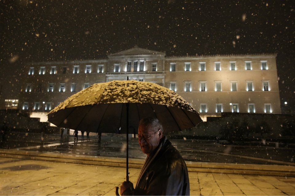 Στα λευκά όλη η Αθήνα -Κλειστά τα σχολεία στο λεκανοπέδιο | iefimerida.gr 9