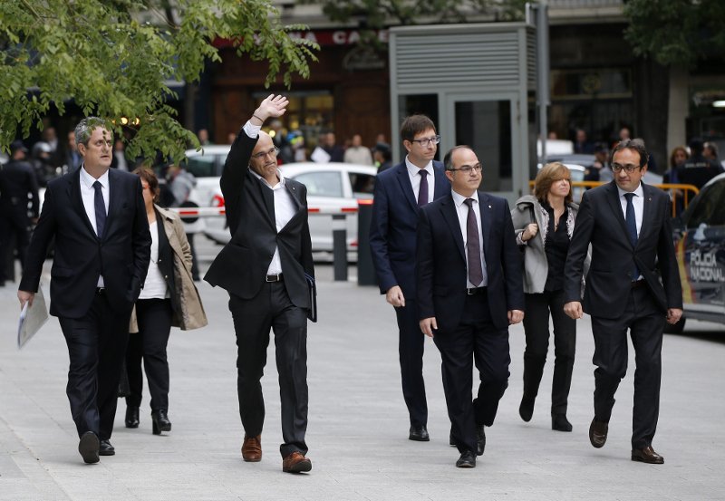 Θρίλερ με το ένταλμα σύλληψης κατά του Πουτζδεμόν -Στη φυλακή οκτώ πρώην υπουργοί της Καταλονίας | iefimerida.gr 0