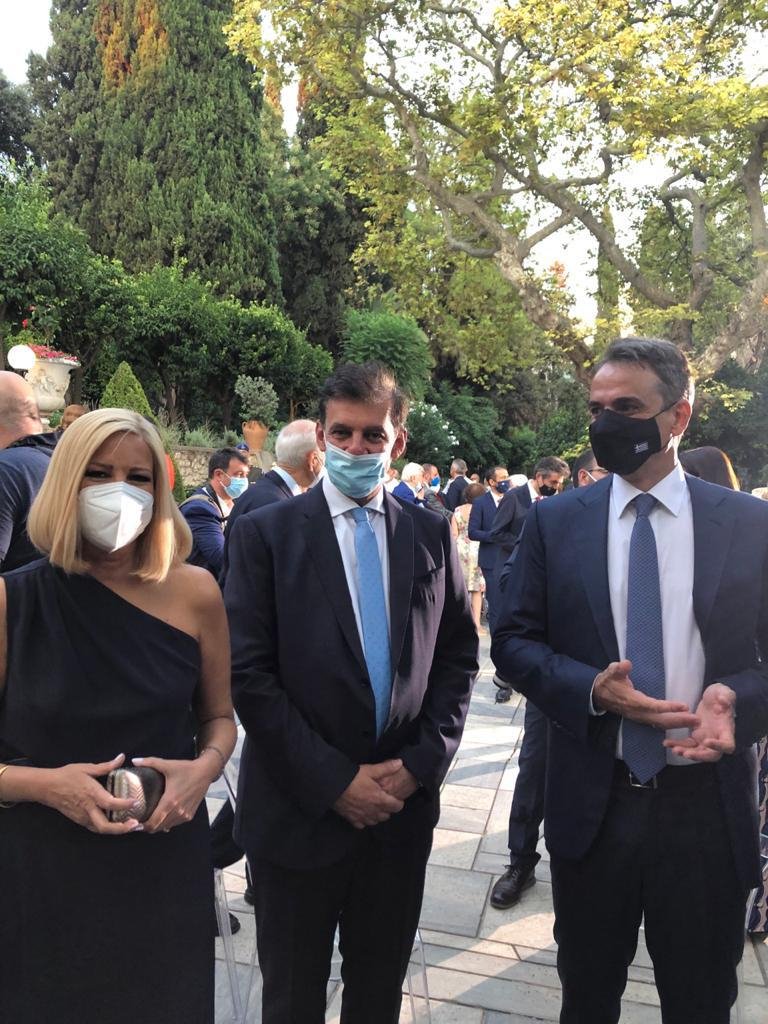 Ο πρύτανης του ΕΚΠΑ Θάνος Δημόπουλος με τον πρωθυπουργό Κυριάκο Μητσοτάκη και την πρόεδρο του ΚΙΝΑΛ Φώφη Γεννηματά