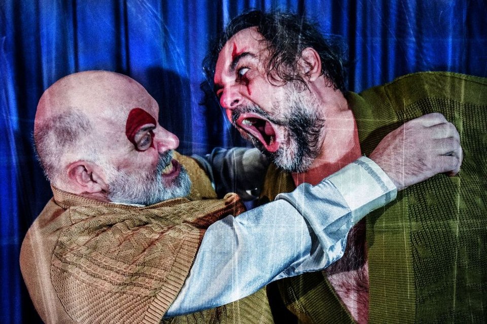 Μια σημαντική ομάδα ηθοποιών του θρυλικού Θεάτρου Αμόρε στο Δημοτικο Θεατρο Πειραια