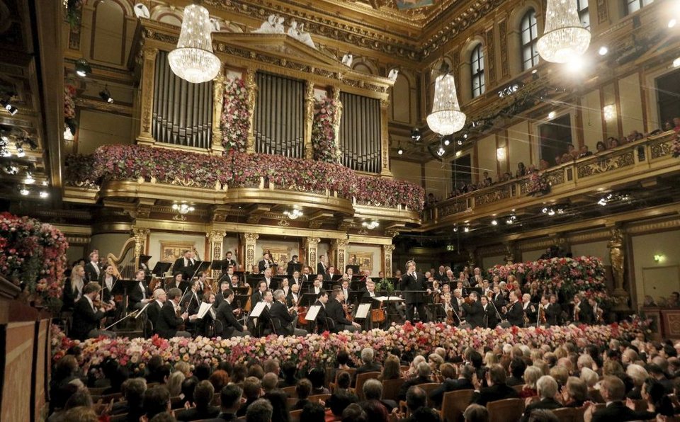 Η συνεργασία μεταξύ της Φιλαρμονικής Ορχήστρας της Βιέννης και των Κήπων της Πόλης της Βιέννης για τις ανθοκομικές διακοσμήσεις στην Αίθουσα Χρυσού λειτουργεί από το 2015