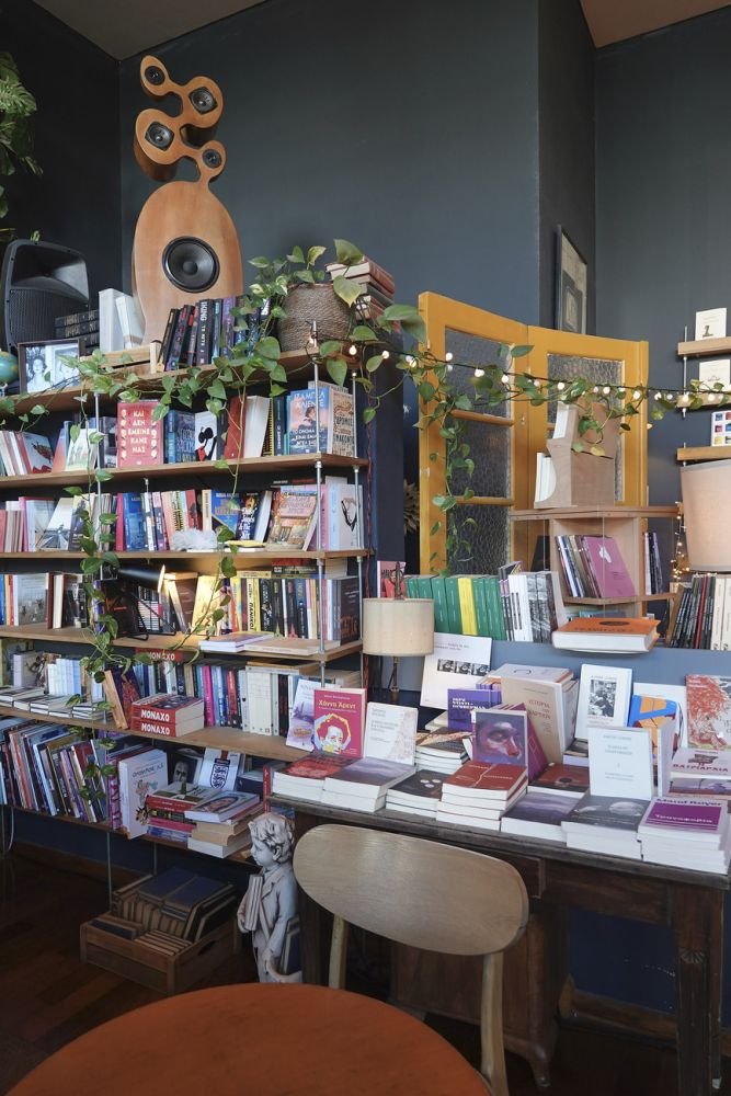 Στην Καλλιθέα το «Ζατοπεκ» ένα από τα πιο επιτυχημένα καφε- βιβλιοπωλεία / ΧΑΡΗΣ ΑΚΡΙΒΙΑΔΗΣ