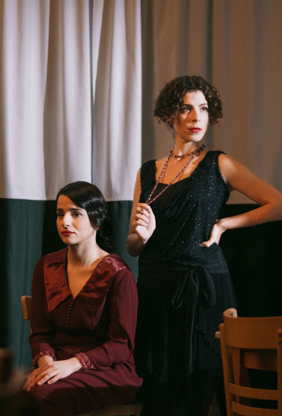 Στο επίκεντρο της ιστορίας βρίσκεται η Τασούλα (Έβελυν Ασουάντ / Θεοδοσία Σαββάκη) 