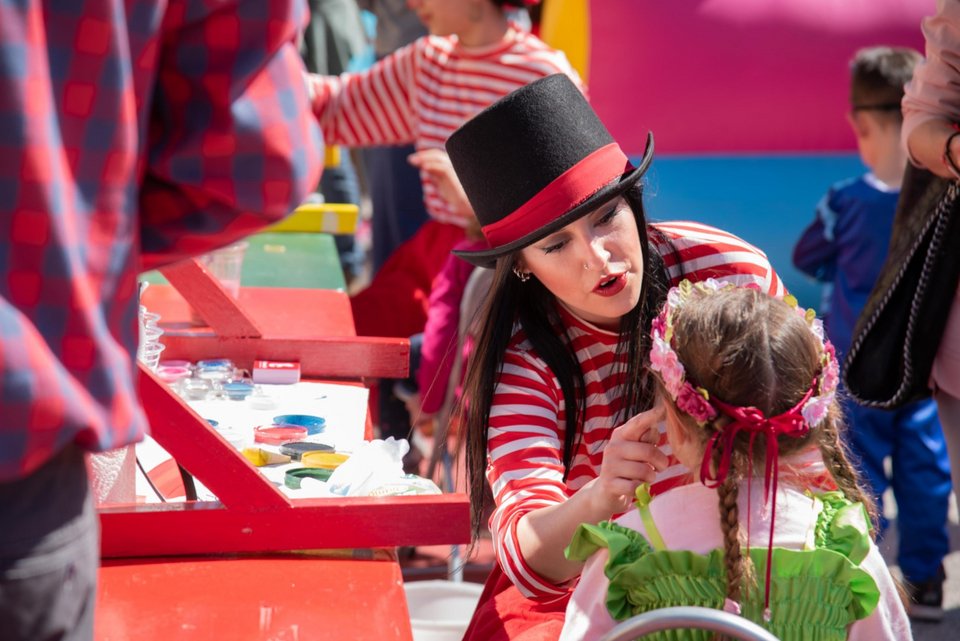 Στο Ζάππειο face painting, μπαλονοκατασκευές, κινέζικος δράκος, άφθονη σερπαντίνα και πολλές εκπλήξεις 