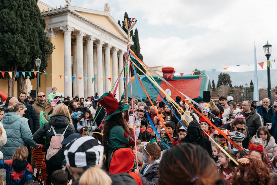 Οι πιο απίθανοι μασκαράδες πλημμυρίζουν το Ζάππειο!