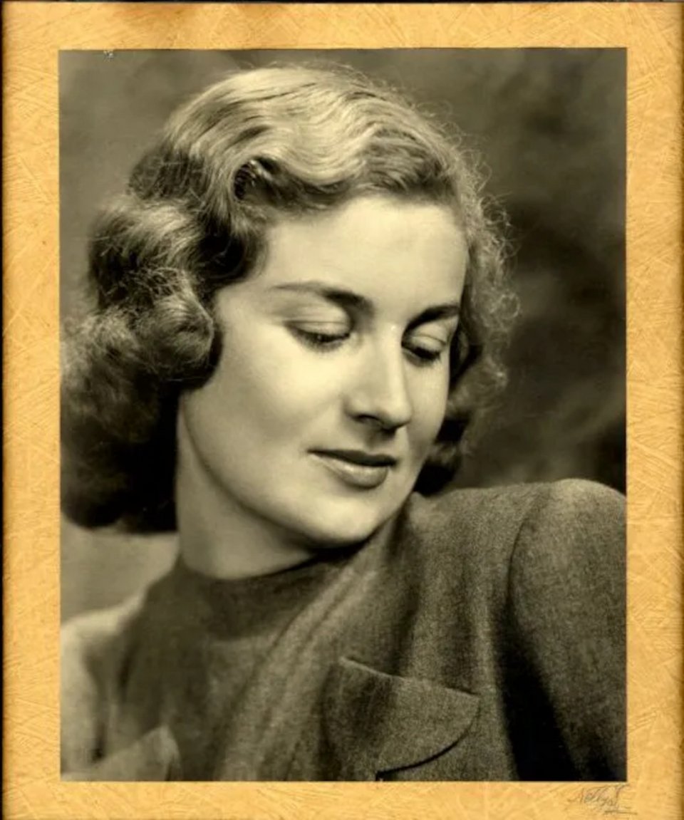 Μαρία Πλυτά, η πρώτη ελληνίδα σκηνοθέτις / wikipedia