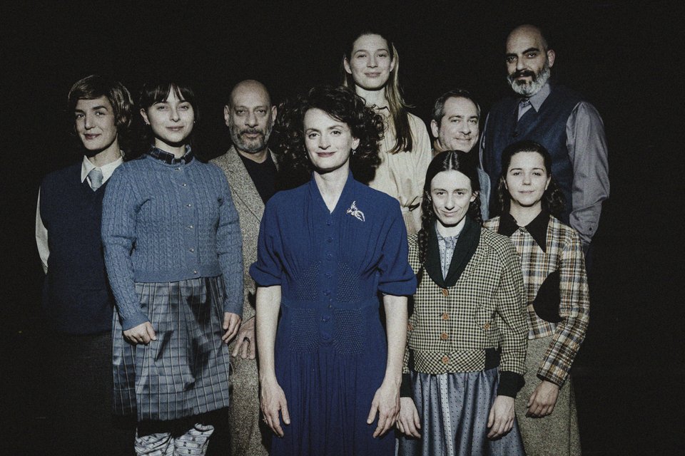 Άρης Αρμαγανίδης, Στέλλα Βογιατζάκη, Μπάμπης Γαλιατσάτος, Ελεάνα Γεωργούλη, Δέσποινα Καραγιάννη, Μαρίνα Μάλλιου, Χριστιάνα Ματέλσκα Τόκα, Κατερίνα Παπαδάκη, Φιντέλ Ταλαμπούκας