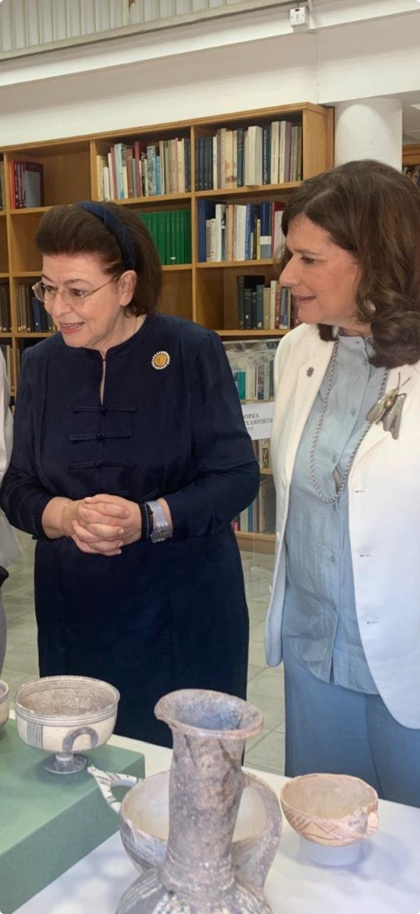 Λίνα Μενδώνη, Λίνα Κασσιανίδου