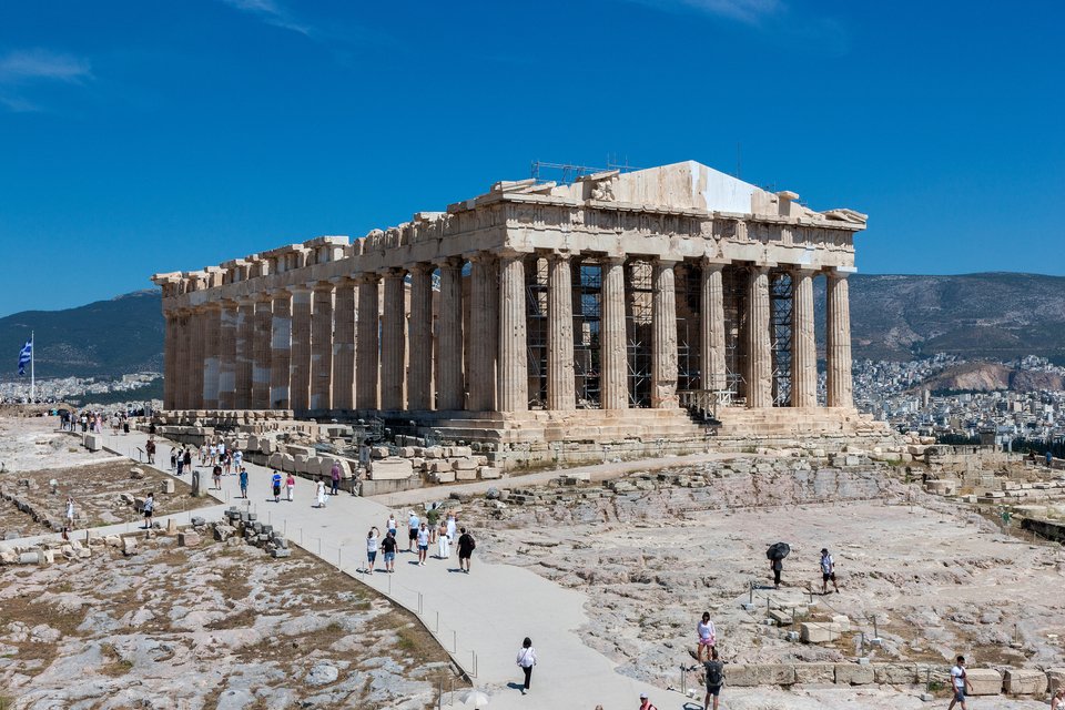 Τα ικριώματα απομακρύνθηκαν οριστικά από τη δυτική όψη του μνημείου