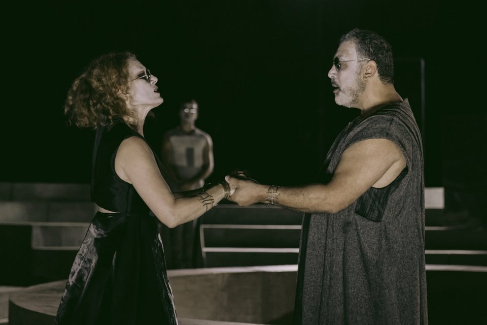 Η παράσταση, σε σκηνοθεσία Θωμά Μοσχόπουλου, θα παιχτεί στις 28 και 29 Αυγούστου κλείνοντας το Φεστιβάλ του 2026