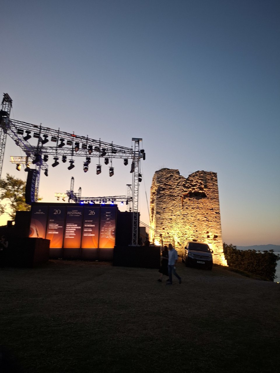 Ολα έτοιμα για ακόμα μία βραδιά στο Sani Festival / iefimerida 