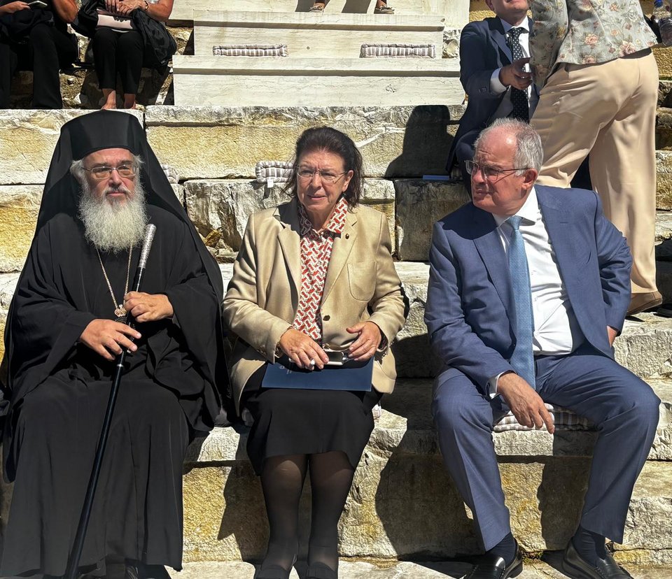 Ο ΠτΔ Κωνσταντίνος Τασούλας, ο Μητροπολίτης Νικόπολης και Πρεβέζης Χρυσόστομος και η ΥΠΠΟ Λίνα Μενδώνη 