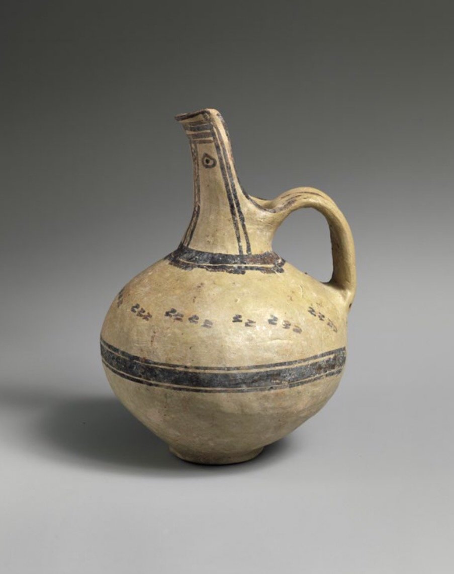 Πήλινη ραμφόστομη πρόχους. Ύψος 18,5 εκ. (1750 - 1700 π.Χ.) 