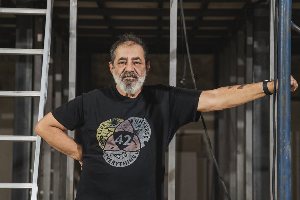 Ο Αντώνης Καφετζόπουλος στο ρόλο του του Σέπτιμους Τρόι