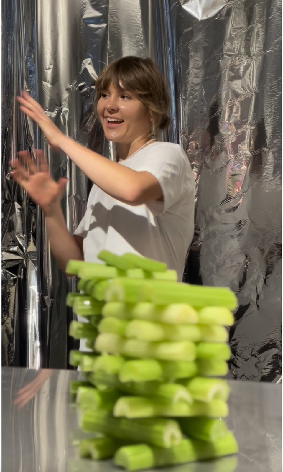 Η food artist Viki Lund και η ομάδα της θα δημιουργήσουν ένα συλλογικό γεύμα