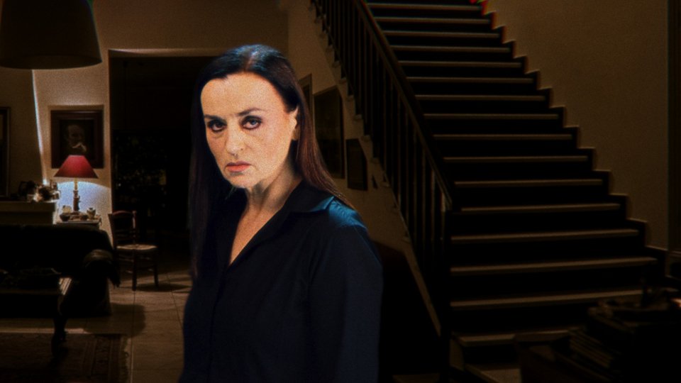 Η ΦΟΝΙΣΣΑ Καρυοφυλλιά Καραμπέτη